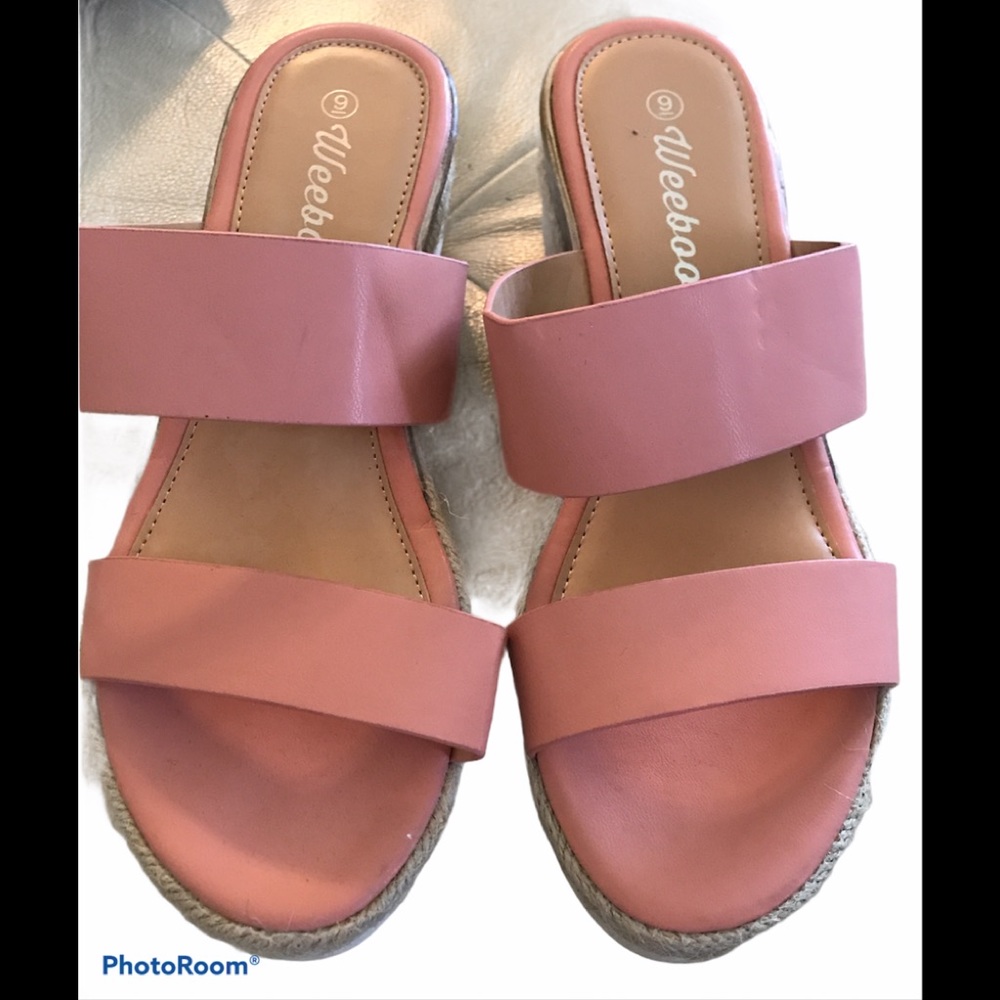 Weeboo sandals in pink never worn